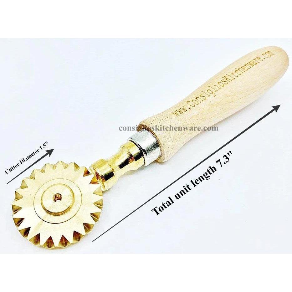 https://us.consiglioskitchenware.com/cdn/shop/products/Consiglios-brass-fluted-pasta-cutters-USA-Dimensions-Consiglios_933x933.jpg?v=1676435284