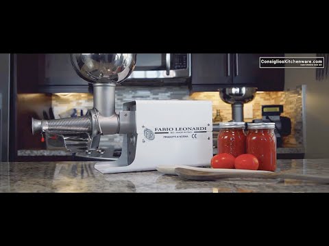 Fabio Leonardi MR8 0.5 HP SP3 Tomato Machine + TC12 Meat Grinder Combo Video